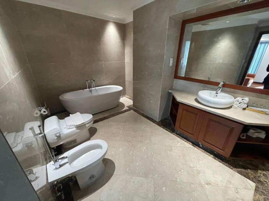 The Rixx Paradise@vincomcenter/bathtub/pool/netflx Ho Chi Minh City